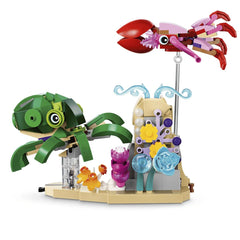 LEGO Sea Animals seafloor stand showcases flexible display options for dynamic scenes.