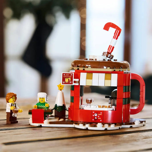 LEGO Seasonal Hot Chocolate Stand 40776 roof-removed view facilitates easy play access.