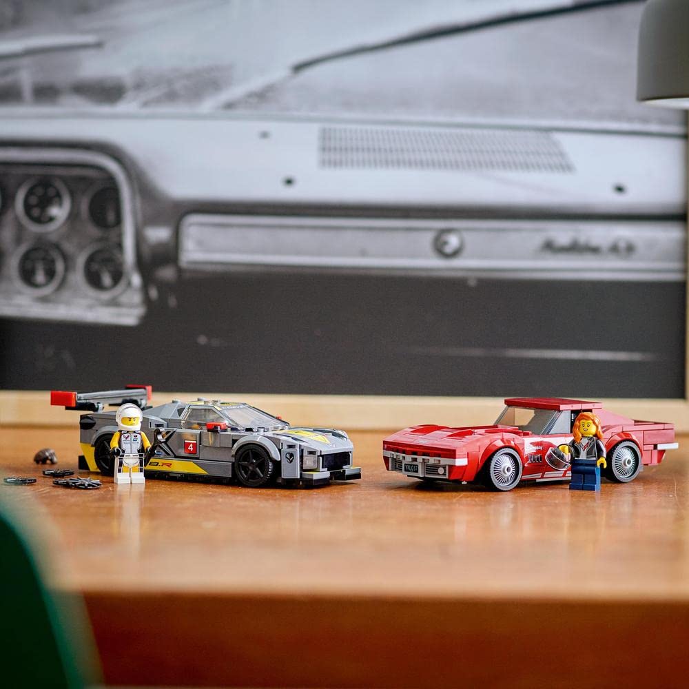 LEGO Speed Champions Corvette C8.R minifigures and race gear