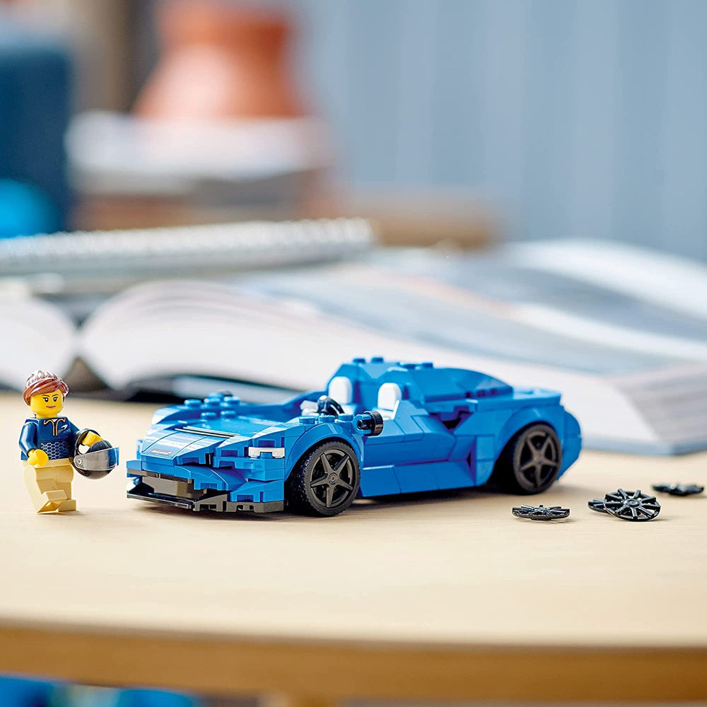 LEGO Speed Champions McLaren Elva 76902 box art emphasizes collectible display and gifting appeal.