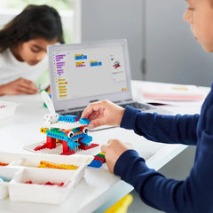 LEGO Spike Essential classroom-collaboration illustrating teamwork and collaborative problem-solving