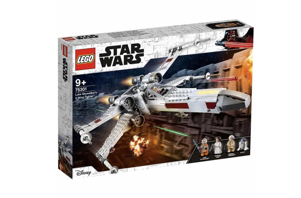 LEGO Star Wars Luke Skywalker X-Wing cockpit opens for immersive roleplay