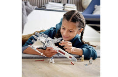 LEGO Star Wars Luke Skywalker X-Wing retractable landing gear enables takeoff