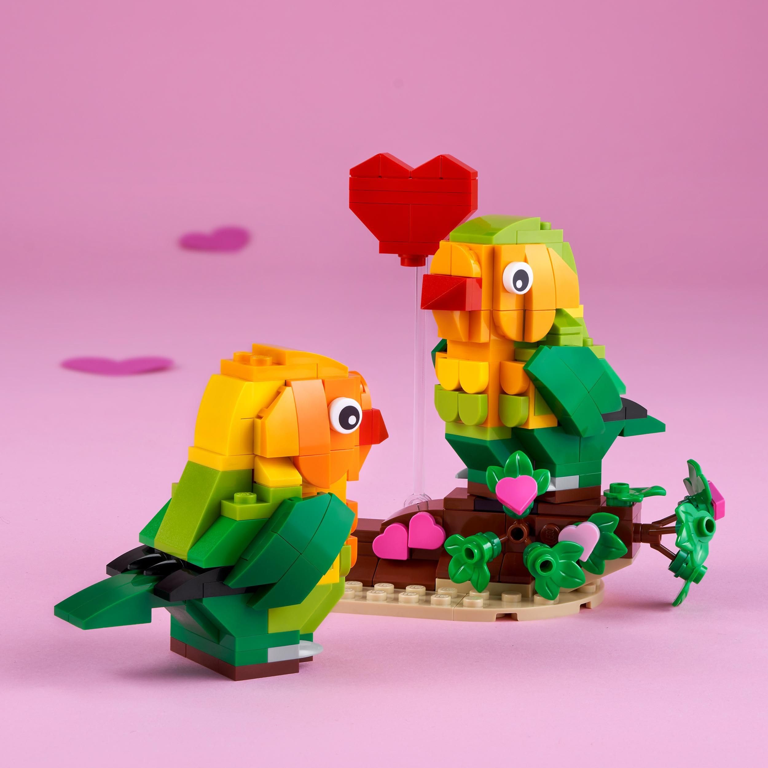 LEGO Valentine Lovebirds big red heart centerpiece for celebratory display.