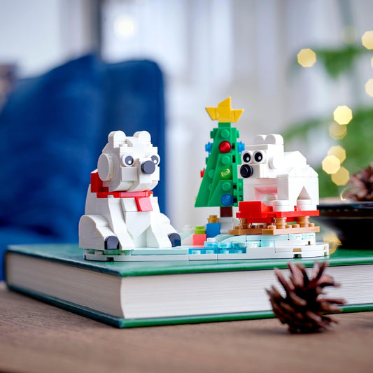 LEGO Wintertime Polar Bears 40571: Christmas tree toy enhances holiday display and imaginative play.