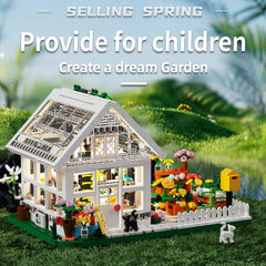 LEGPS YYDS Bright, varied colors encourage hands-on creativity during build.