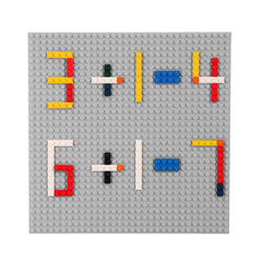 Lekebaby baseplates enable multi-level builds and varied shapes for creative exploration.