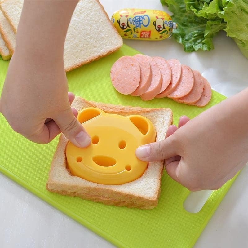 Leking safe plastic peeler offers gentle, non-toxic peeling for little chefs