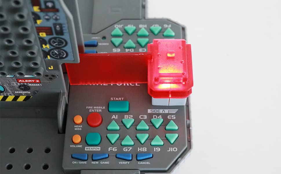 LEVEROAM Talking Sea Battle carrier storage keeps pegs organized for portability