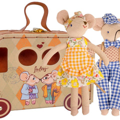 LEVLOVS Travel Mice in camper kit for on-the-go play and mess-free fun