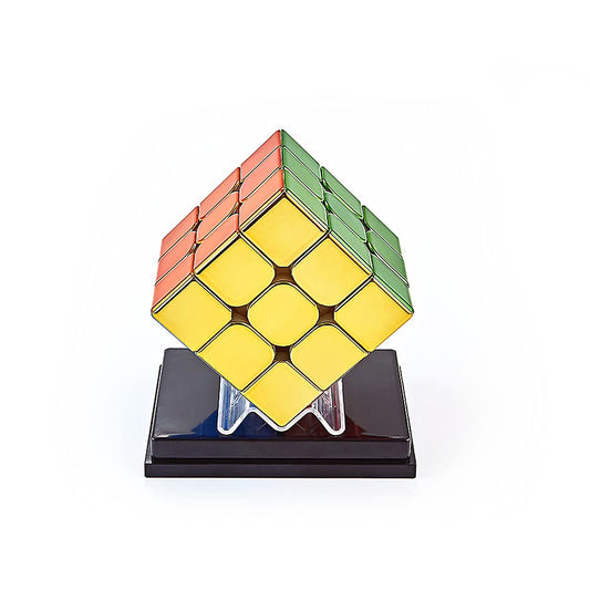 LiangCuber Cyclone Boys 3x3 stickerless glossy finish aids grip and aesthetics.