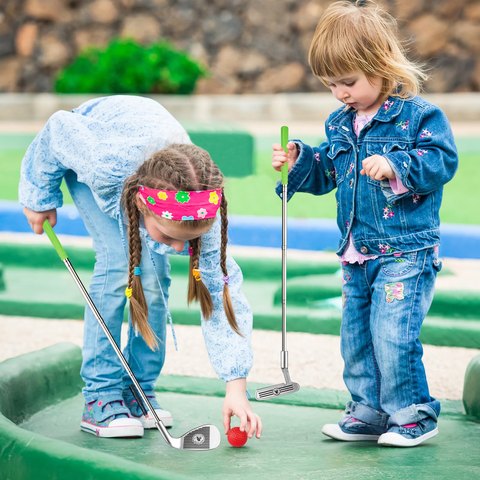 Liberry golf set in blue storage bag simplifies travel and storage.