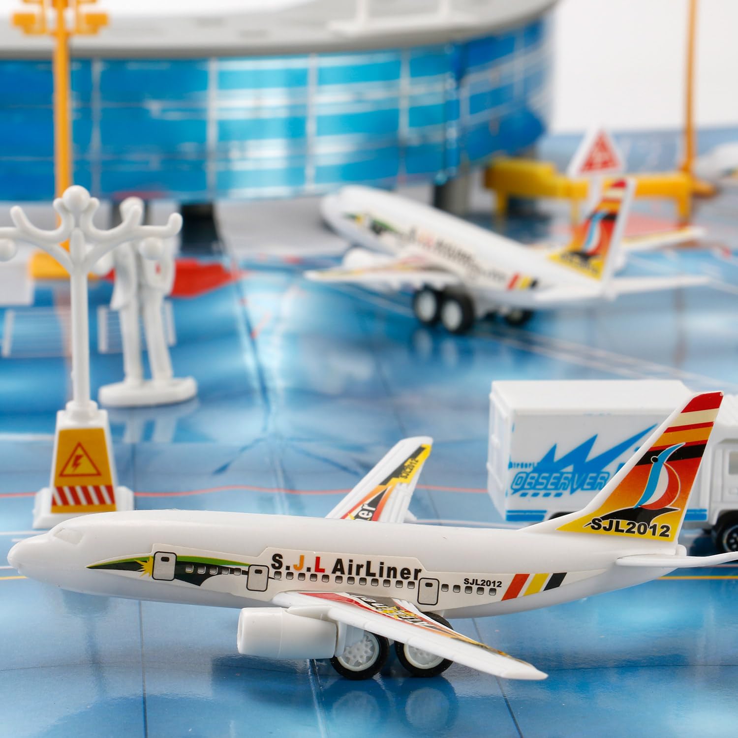 Liberty Imports passenger figures and accessories enable diverse terminal scenarios and narratives.