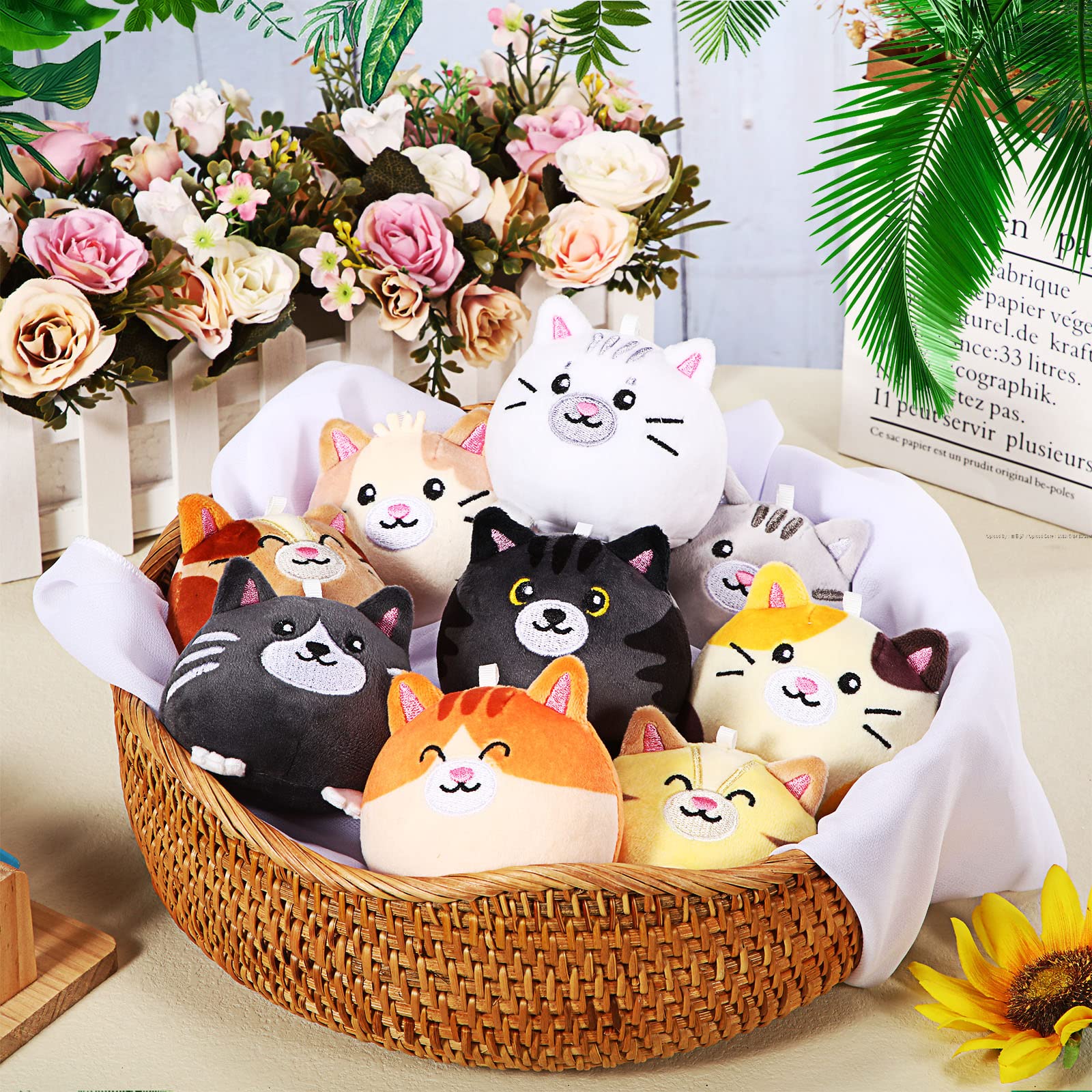 Libima keychain-attachment mini cats add charm to bags and keys.