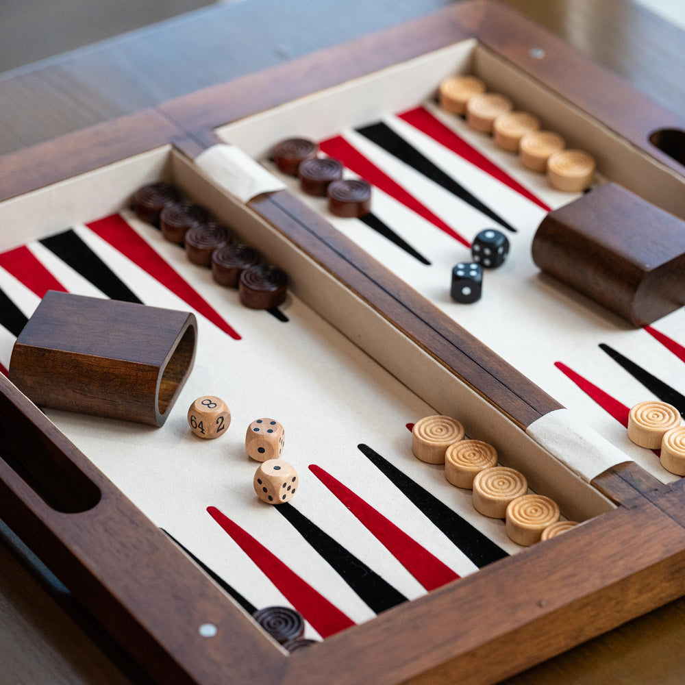 Lingle backgammon dice and cups complete the set