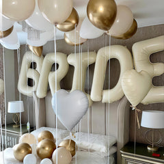 Lingqiang Bride wall backdrop setup adds dramatic focal point