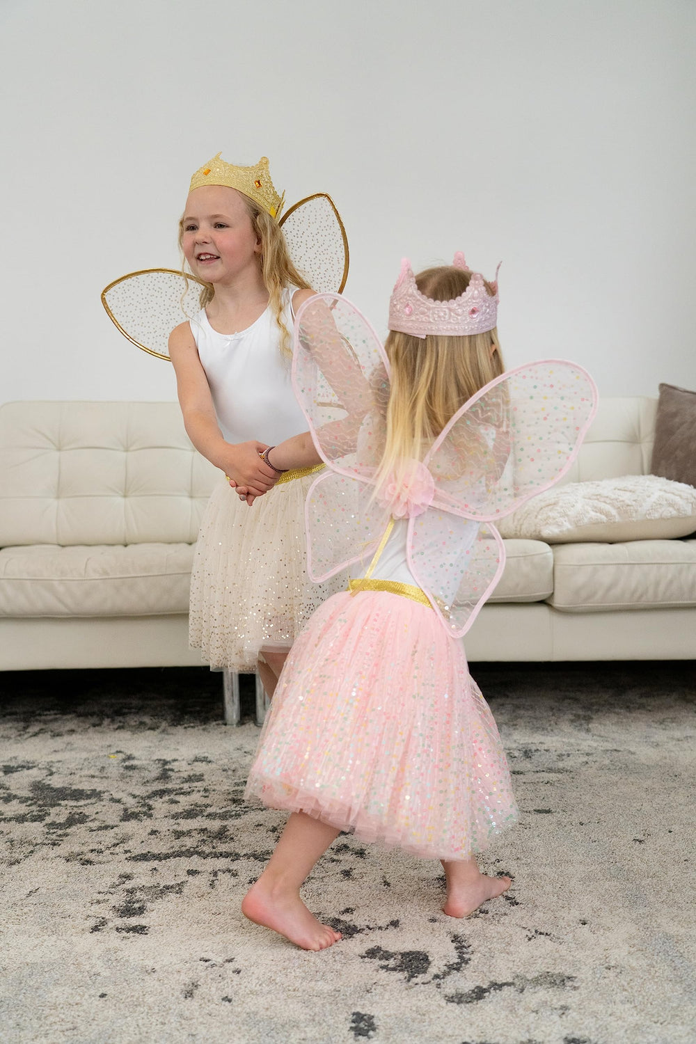 Little Adventures Shimmer Wings wire rim frame boosts sturdy, durable wear.