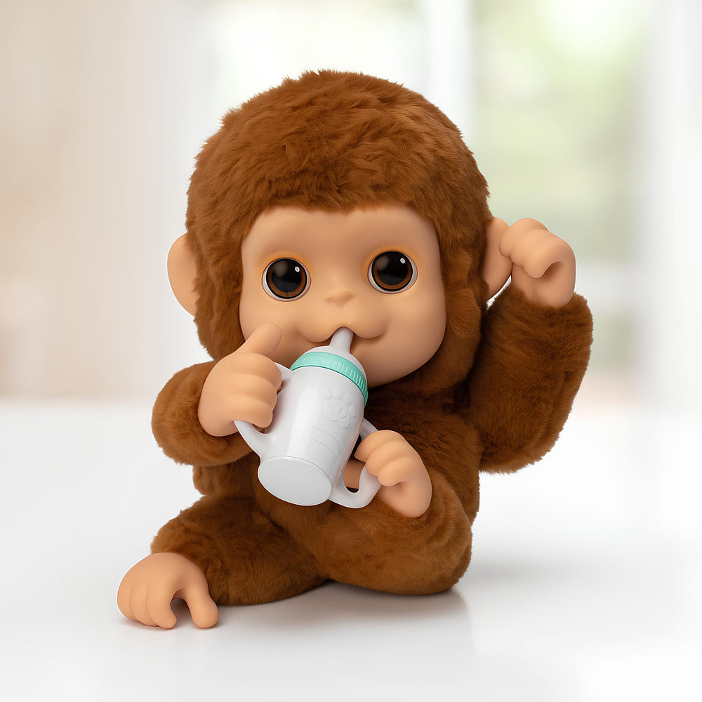 Little Live Pets Mango packaging high chair transforms into an interactive feeding set.