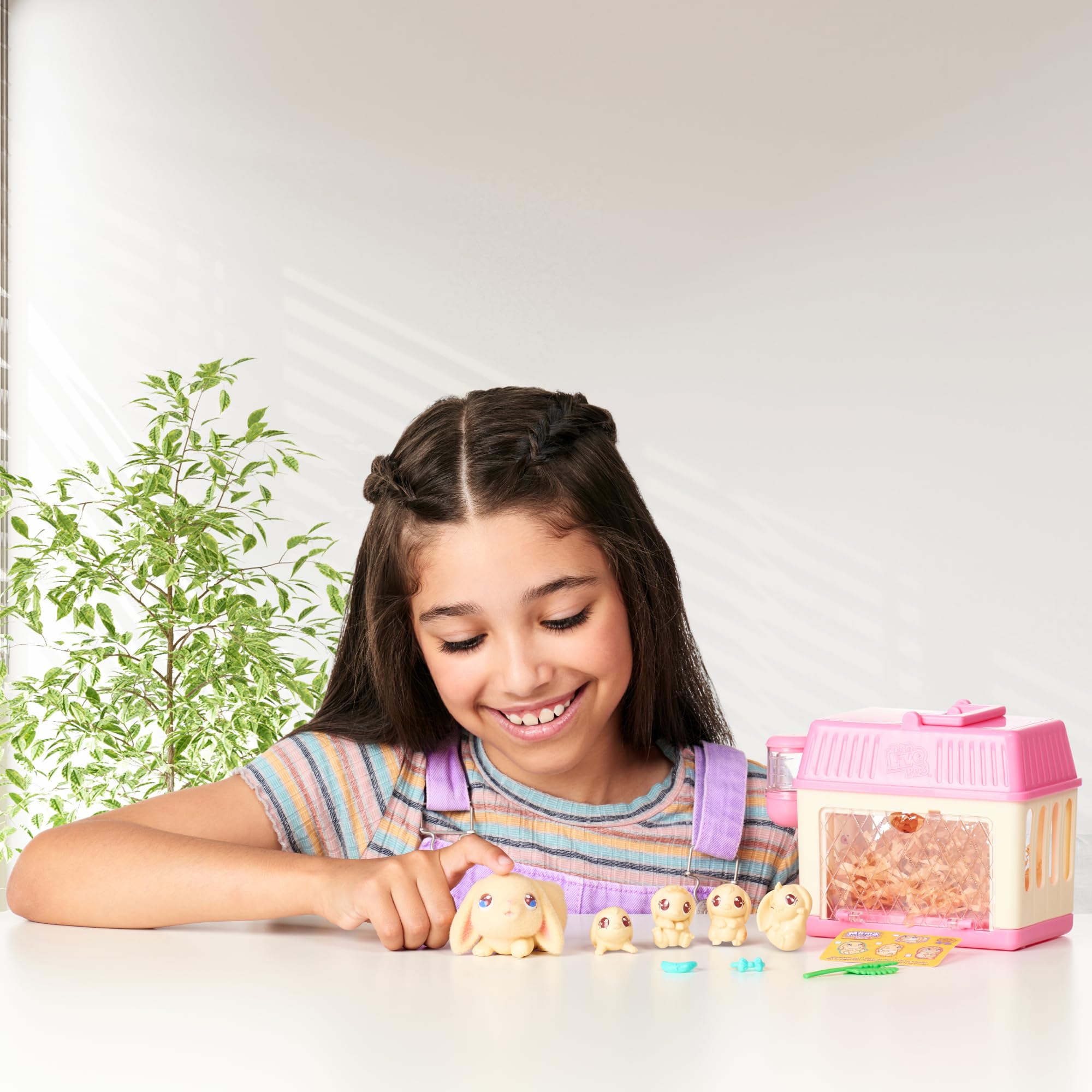 Little Live Pets Mini bunny dress-up bow and bib expand play options