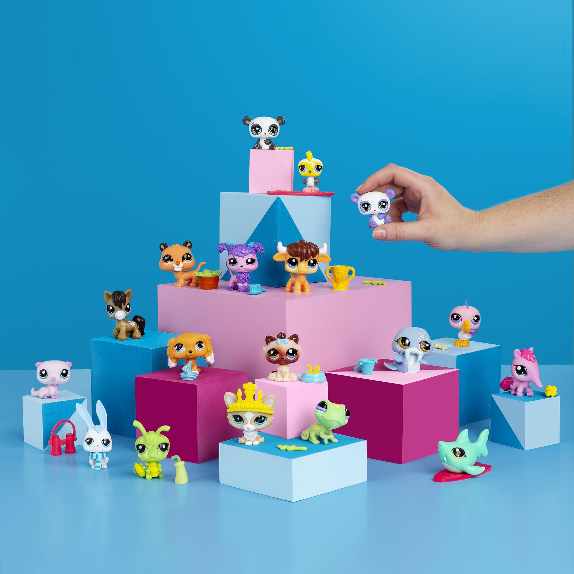 Littlest Pet Shop Gen 7 collection guide helps track pet rarities and favorites.