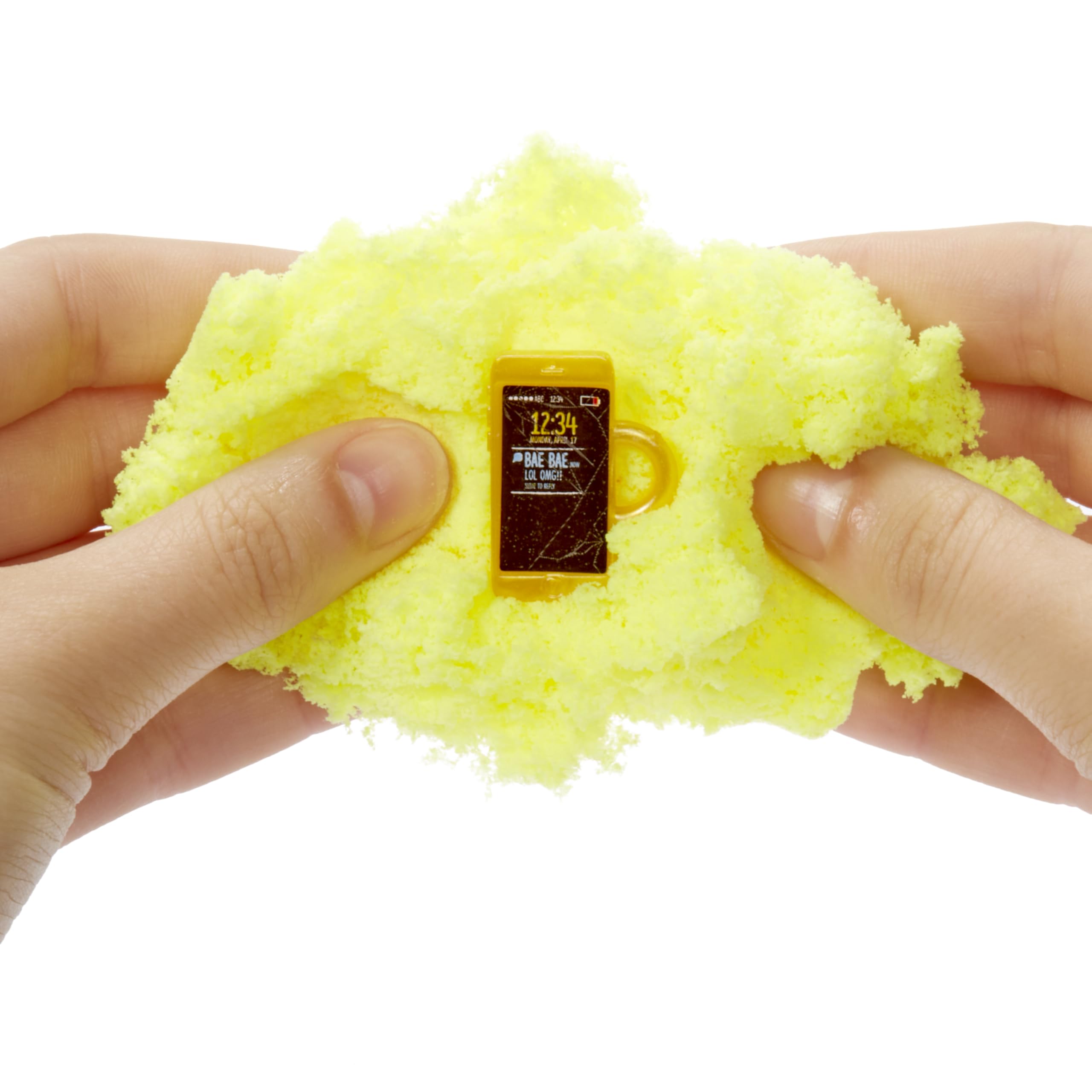 L.O.L. Surprise! Big Party sand and fluff create tactile play experiences