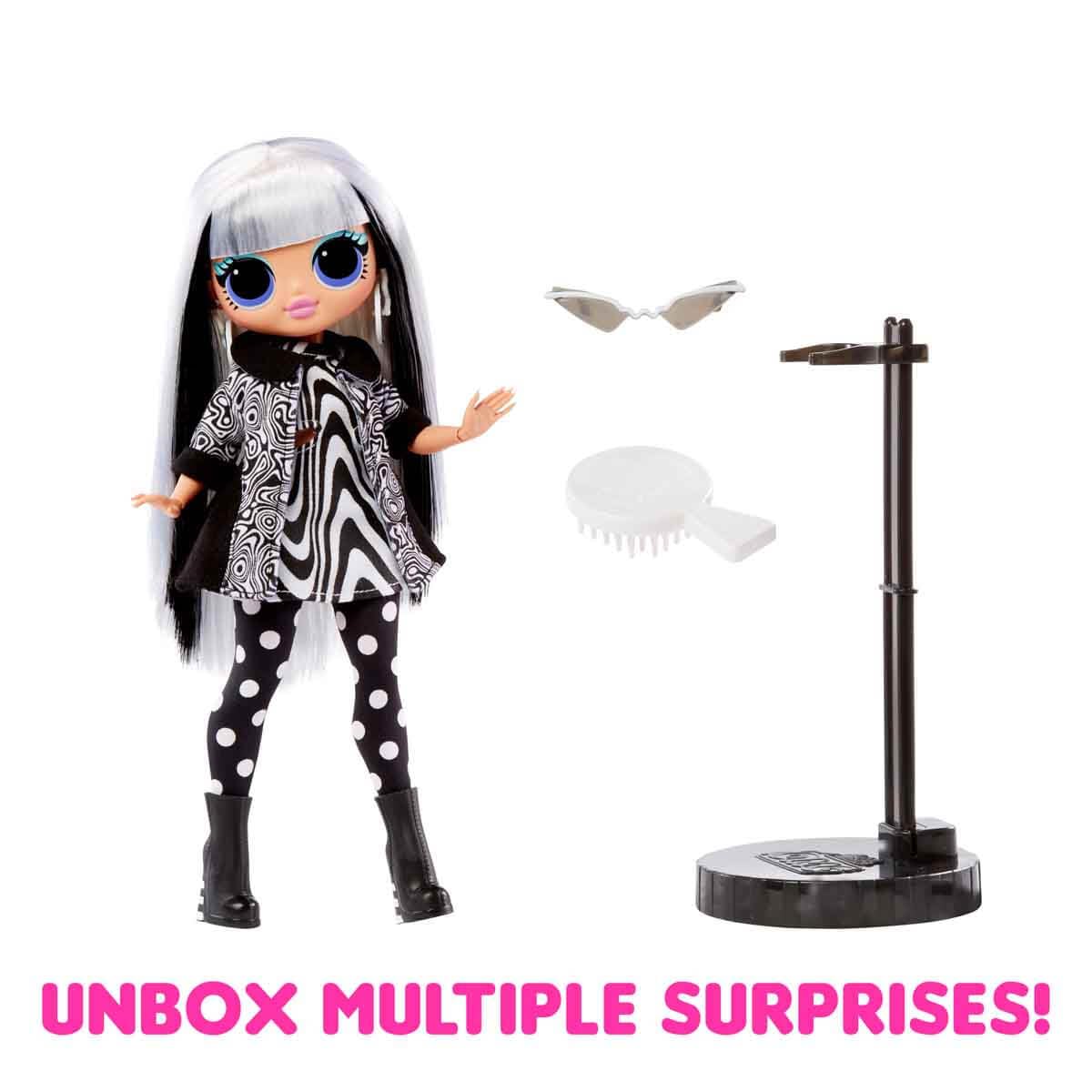 Accessory set with shoes completes dress-up moments for Groovy Babe.