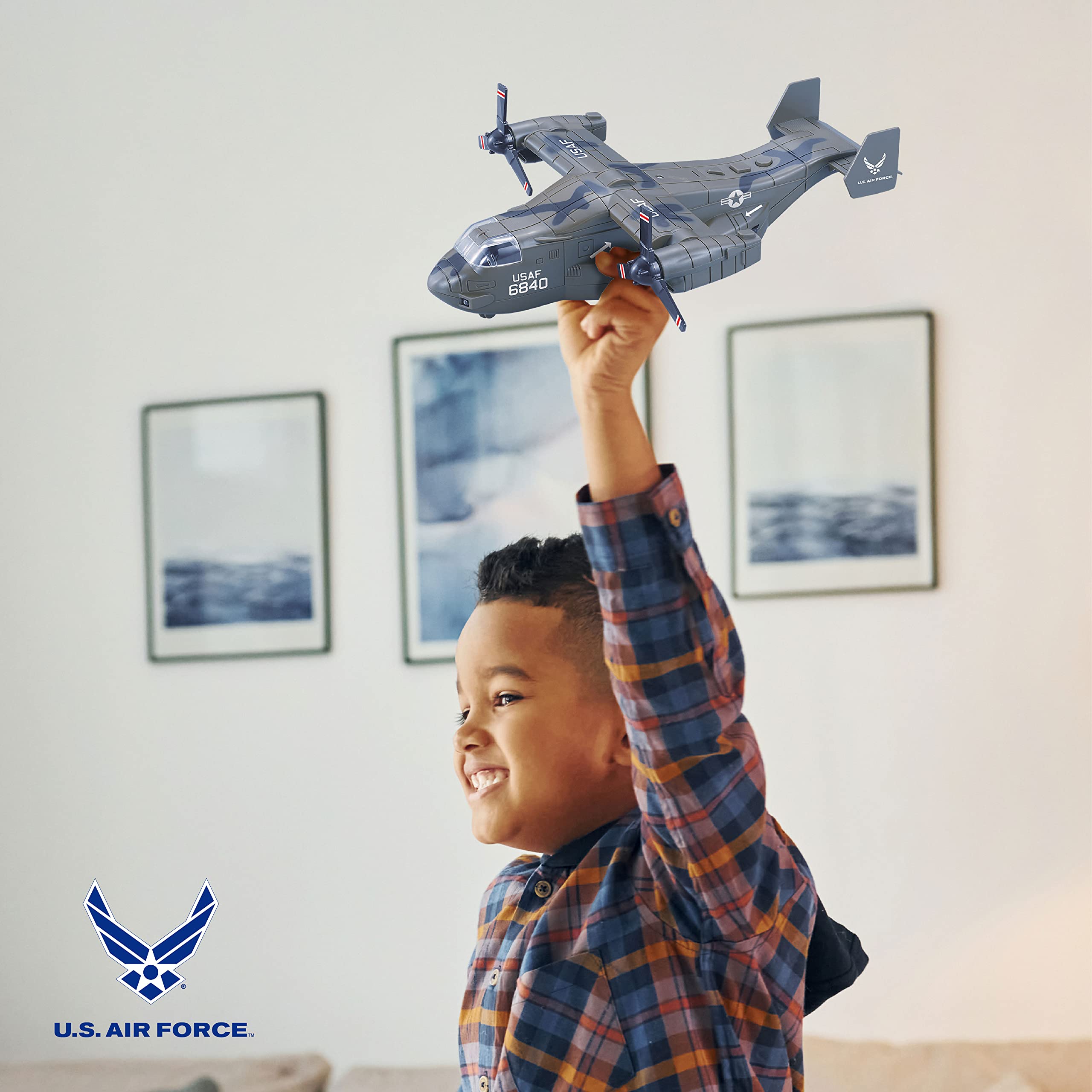 Lollipop V-22 Osprey at 1:72 scale supports detailed display and pretend missions.