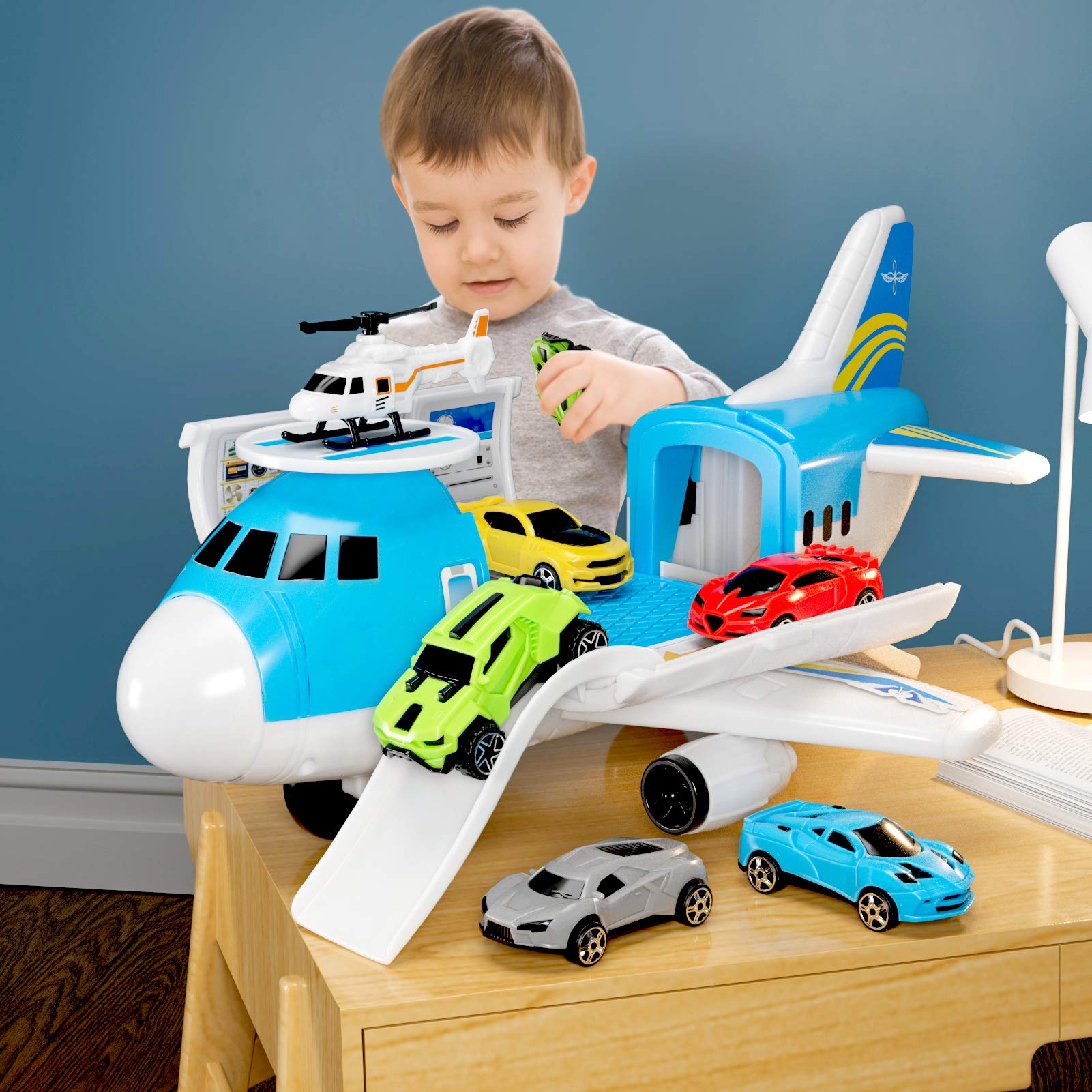 LOVE LIFE transforming cargo plane focus: two modes for loading cars, expanding play possibilities.