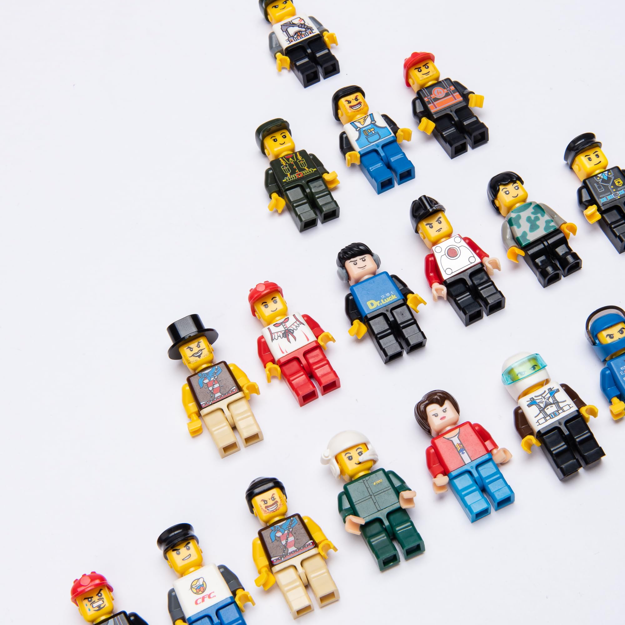Lrdboeg accessories mix for figures enhances mix-and-match play.