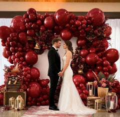 LUXURparty premium latex balloons offer durable, long-lasting party decor.