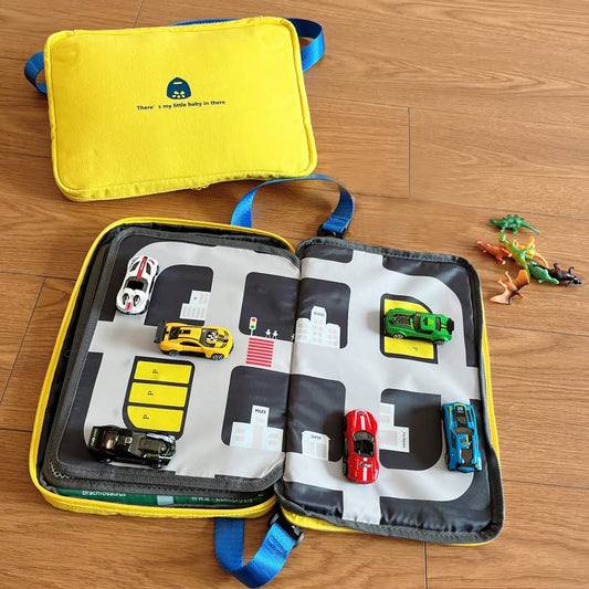 Lycnufrewolf case open shows car storage and road map layout for organized trips.