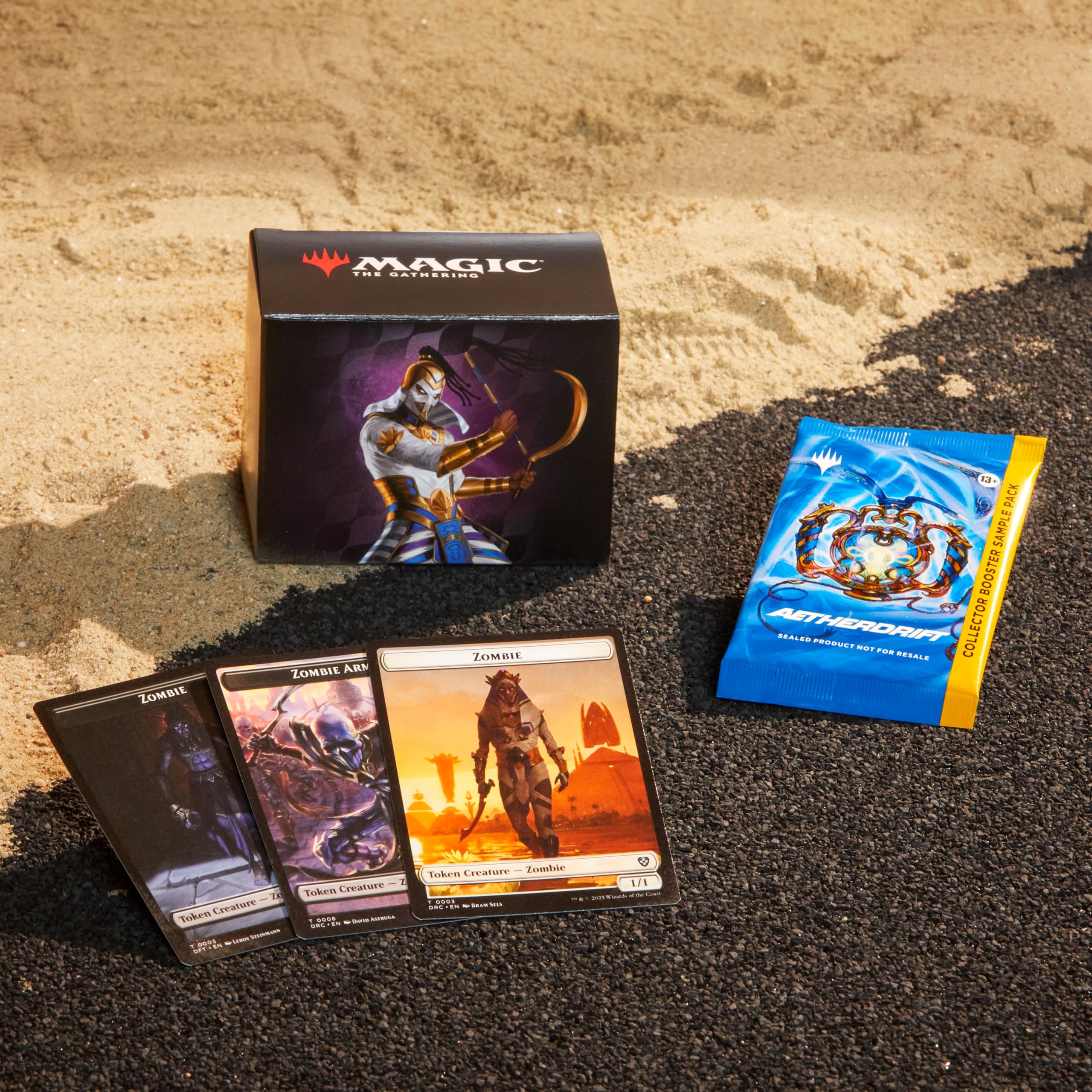 Magic: The Gathering Eternal Might deck box keeps 100 sleeved cards organized.