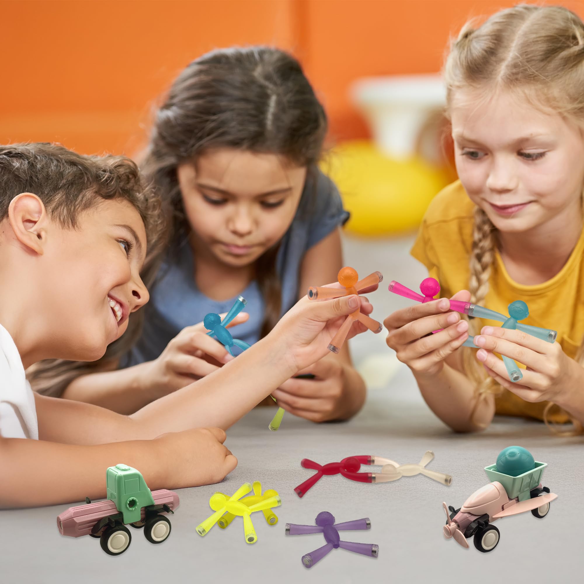 MAGMEN Enhanced Grip green figure for modular building and sorting.