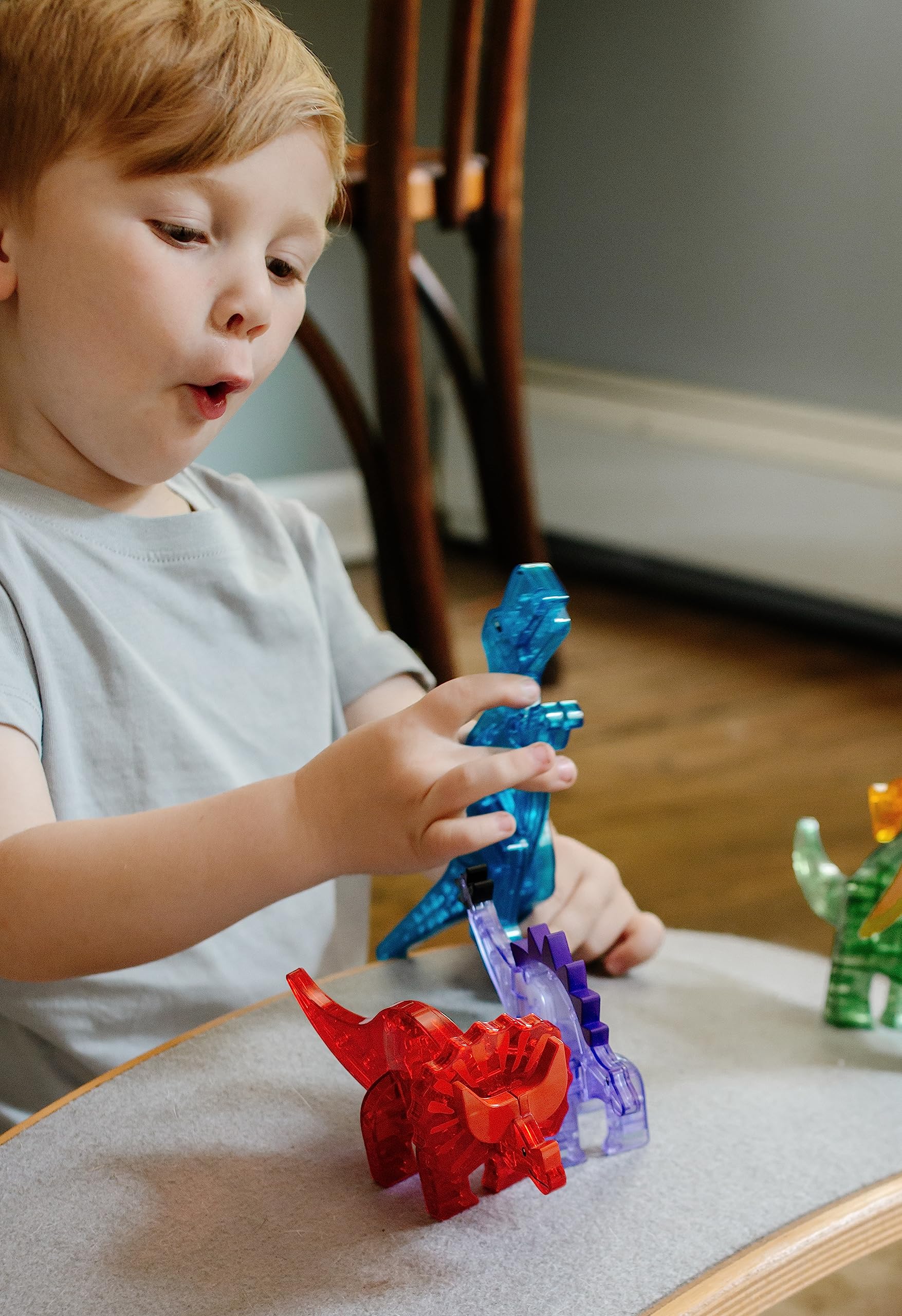 MAGNA-TILES Dinos Stegosaurus purple figurine with movable plates for dynamic storytelling