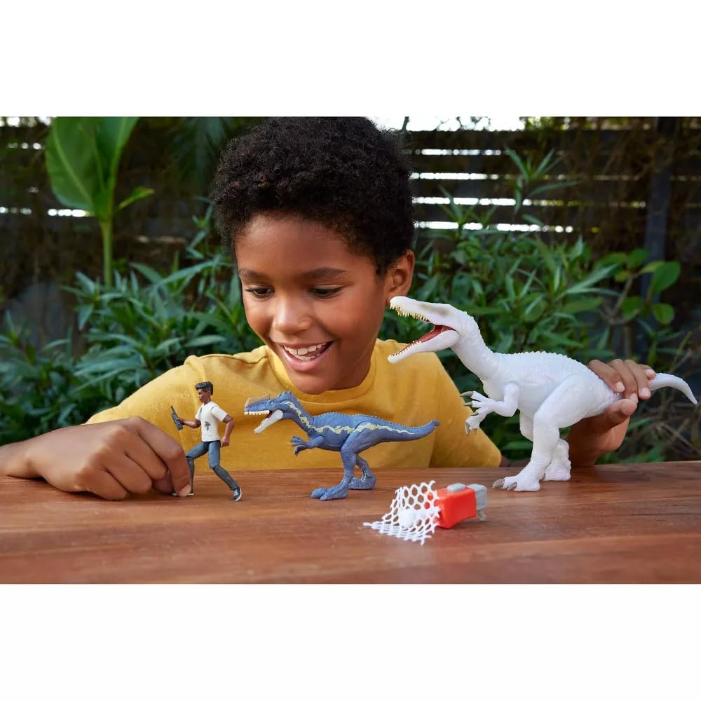 MAGNETOE Jurassic Chaos Theory Net Launcher accessory for exciting chase-and-capture action.