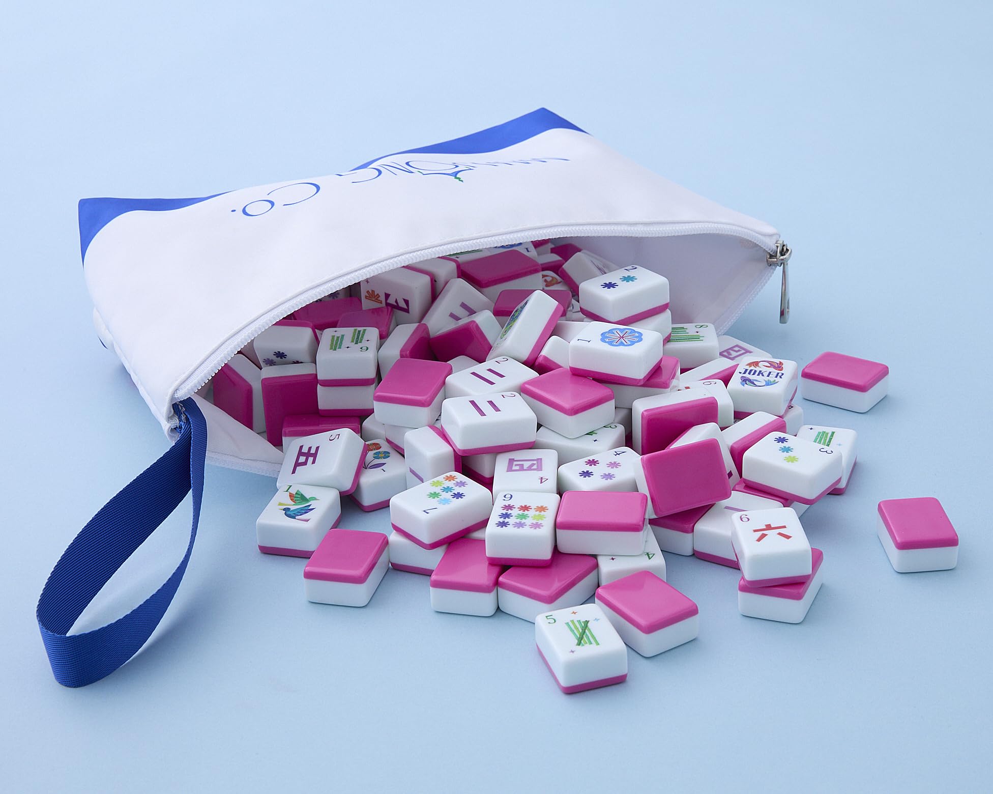 Contents include 160 acrylic tiles and a sleek bag