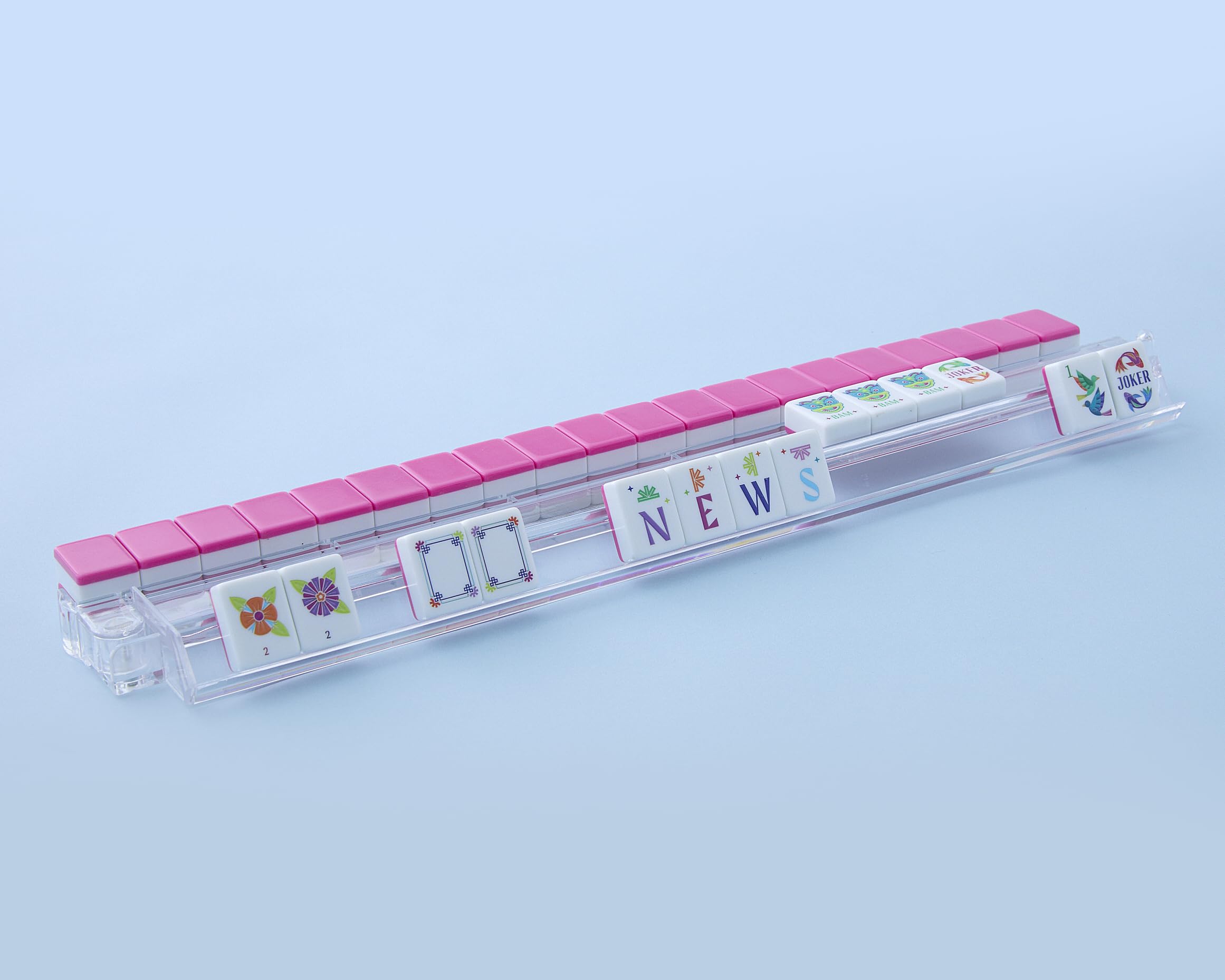 Lightweight design supports comfortable daily and travel mahjong sessions