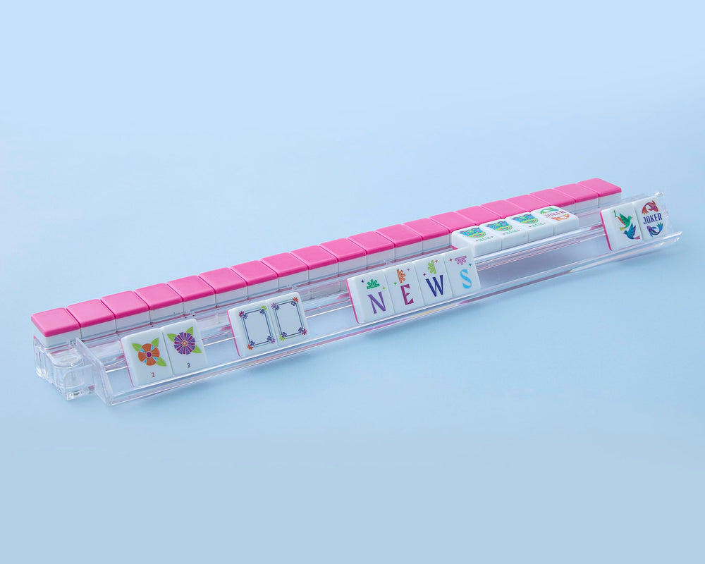 Lightweight design supports comfortable daily and travel mahjong sessions
