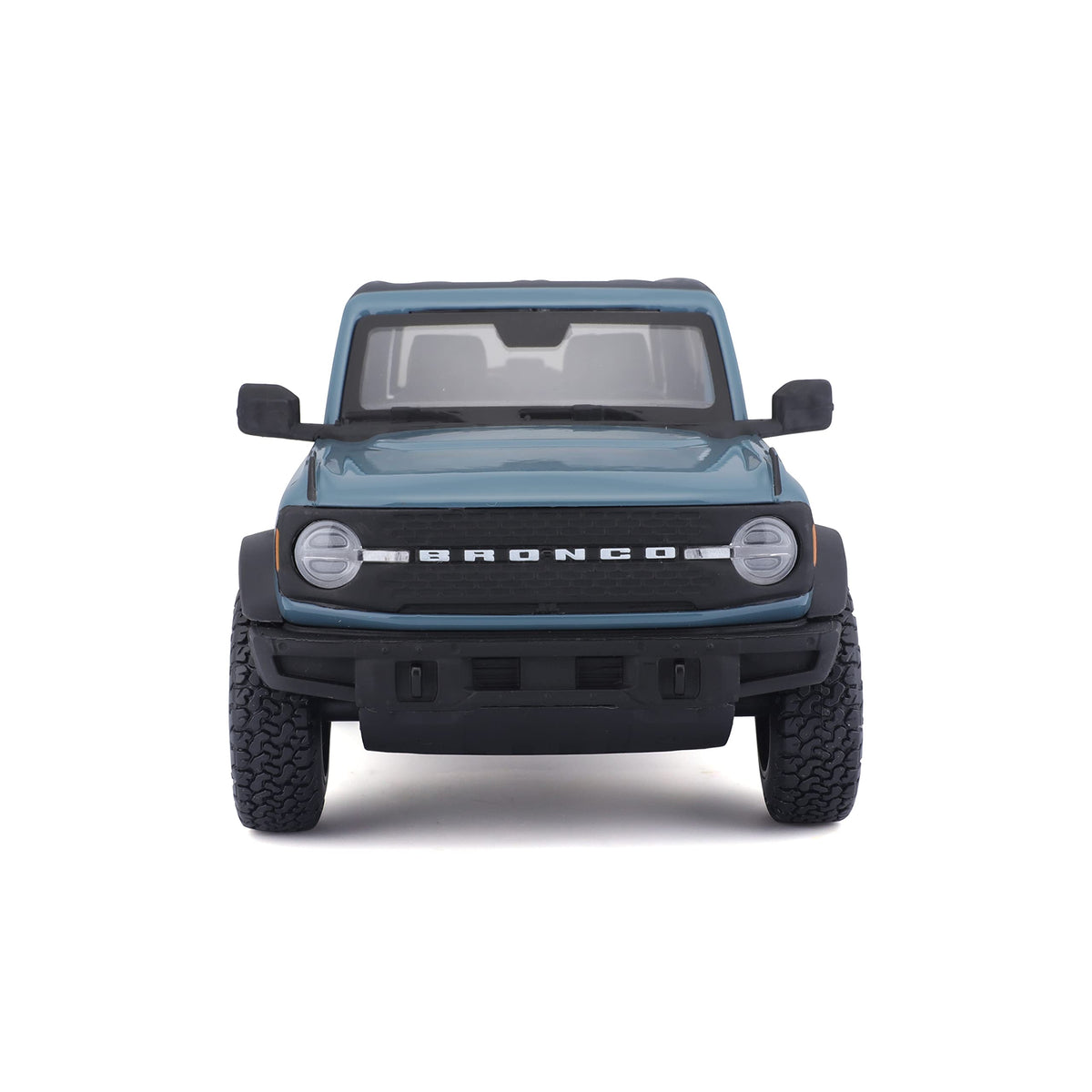 Maisto 1:24 Ford Bronco Badlands blue body view shows die-cast durability and detail for display