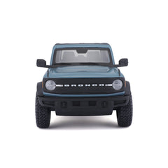 Maisto 1:24 Ford Bronco Badlands blue body view shows die-cast durability and detail for display
