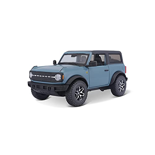 Maisto Ford Bronco Badlands blue opening doors highlight interactive display and accuracy