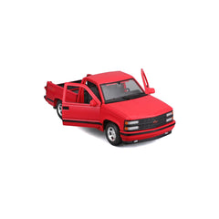 Maisto 1:24 Chevrolet 454 SS red interior detail for accurate cabin styling