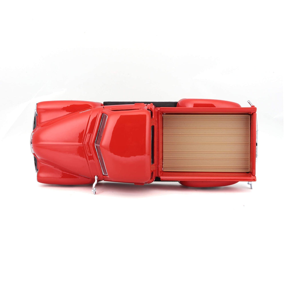 Maisto 1950 Chevrolet 3100 pickup diecast, hood open, reveals detailed engine bay