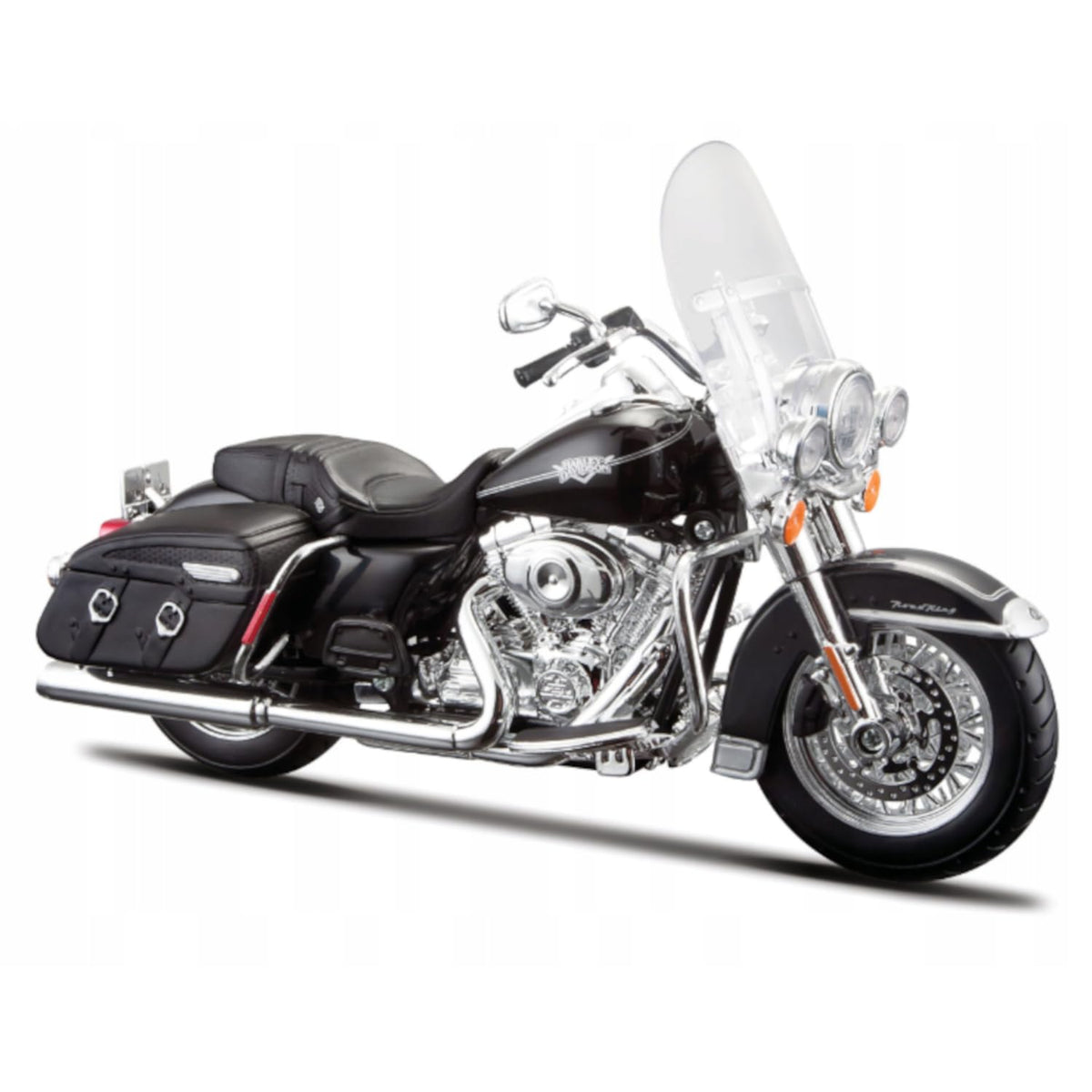 Maisto Harley-Davidson Road King Classic 2013 1:12 die-cast finish highlights precise detailing for collectors.
