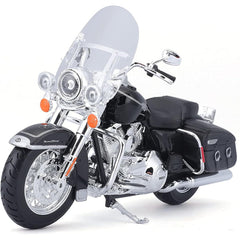 Maisto Harley-Davidson Road King Classic 2013 1:12 rubber tires enhance realistic grip and texture.