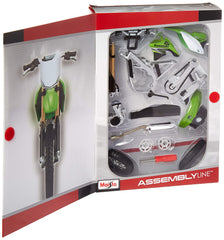Maisto Kawasaki KX450F die-cast body close-up for authentic realism.