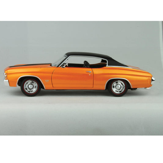 Maisto Chevelle SS 454 rear view captures period-perfect stripes and silhouette.