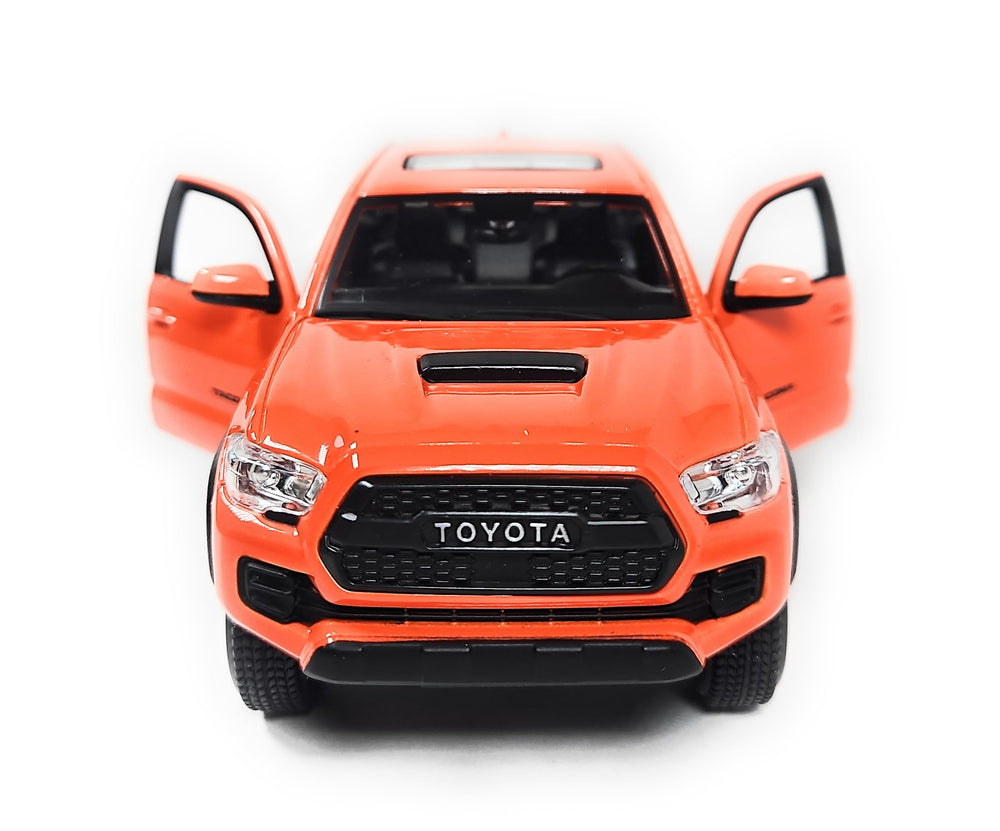 Maisto 1:27 die-cast metal body conveys sturdy premium feel