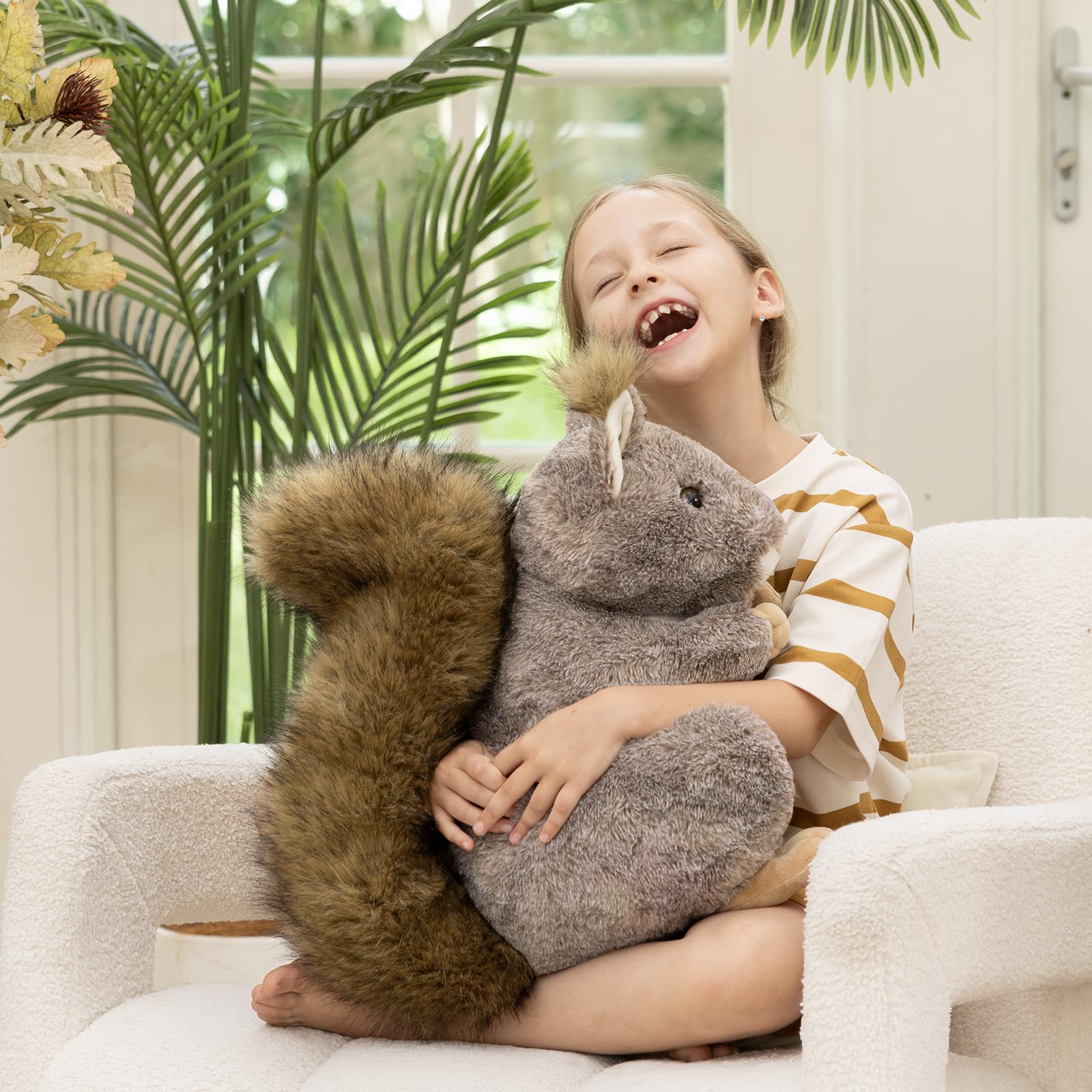 MaoGoLan giant-squirrel-plush portable size for travel and on-the-go hugs.
