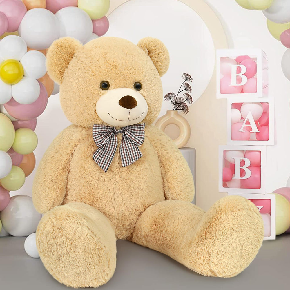 Unwrapping moment with MaoGoLan bear creates memorable gift experience